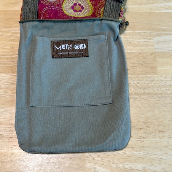 Stylish Pink and Green Crossbody Bag - Picture 4 of 10